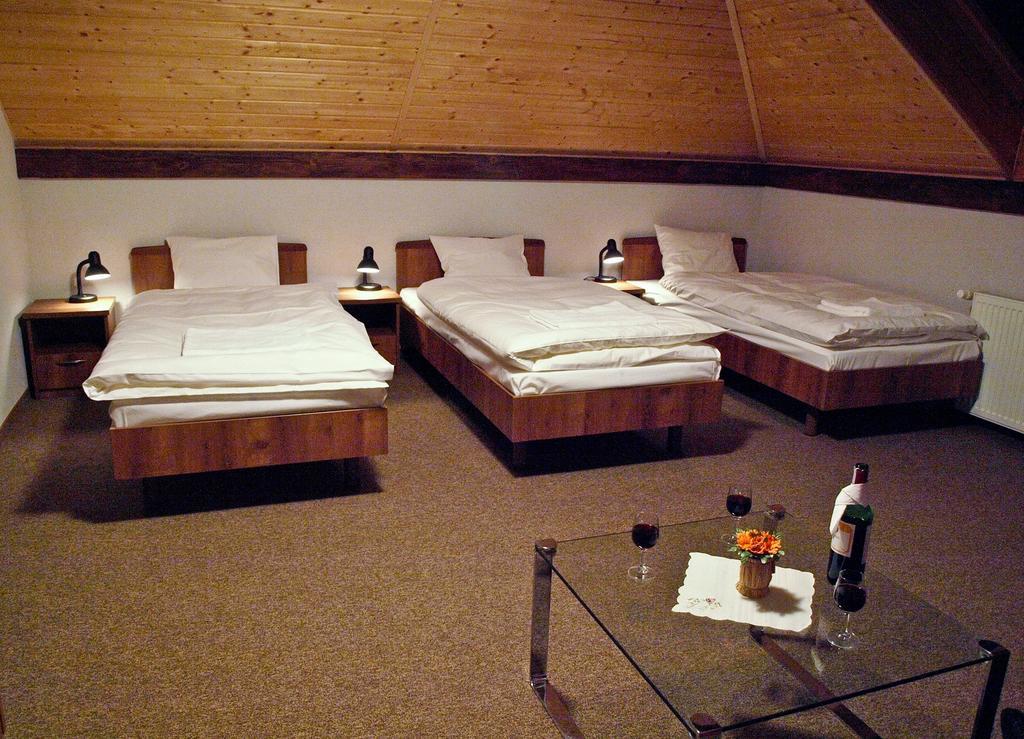 Noclegi Helvet Ustrzyki Dolne Zimmer foto