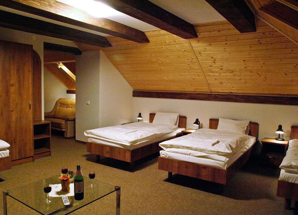 Noclegi Helvet Ustrzyki Dolne Zimmer foto